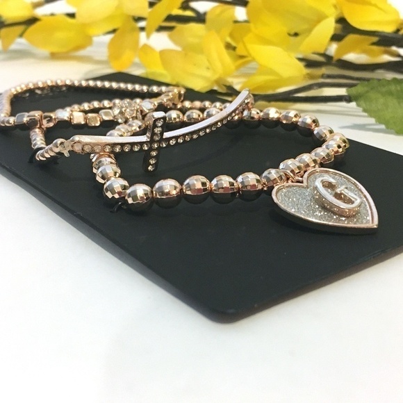 3/$29! GUESS stretch bracelet set - Picture 4 of 7